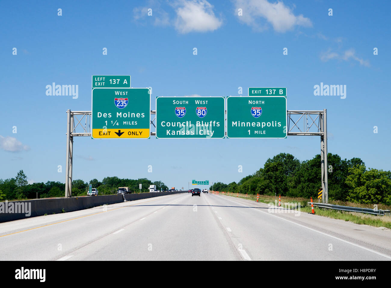 Autobahn-Schild auf der Interstate 80 westwärts, Iowa, USA Stockfoto