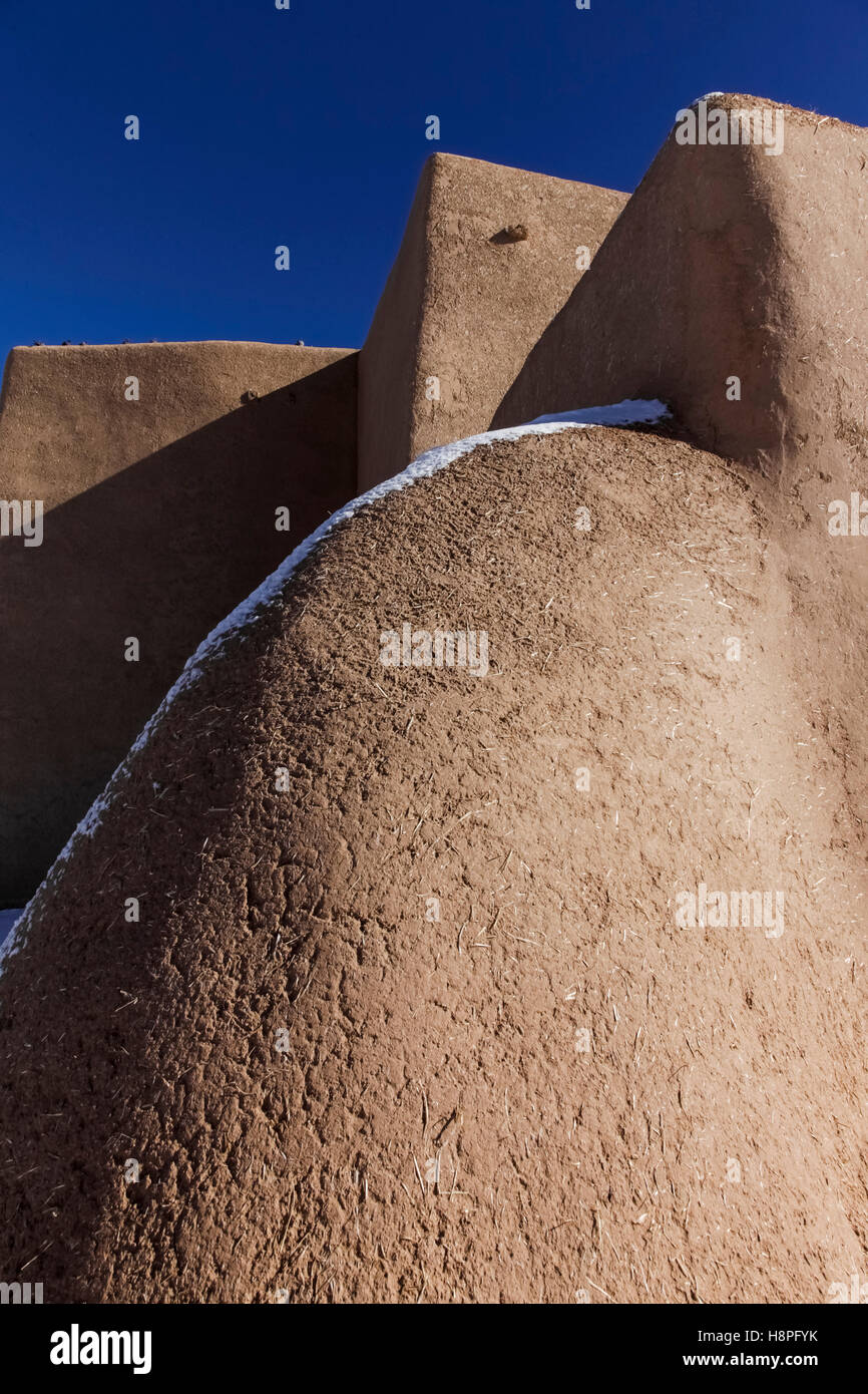 Rancho de Taos, New Mexico, Vereinigte Staaten von Amerika. Kirche St. Francis de Asis Stockfoto