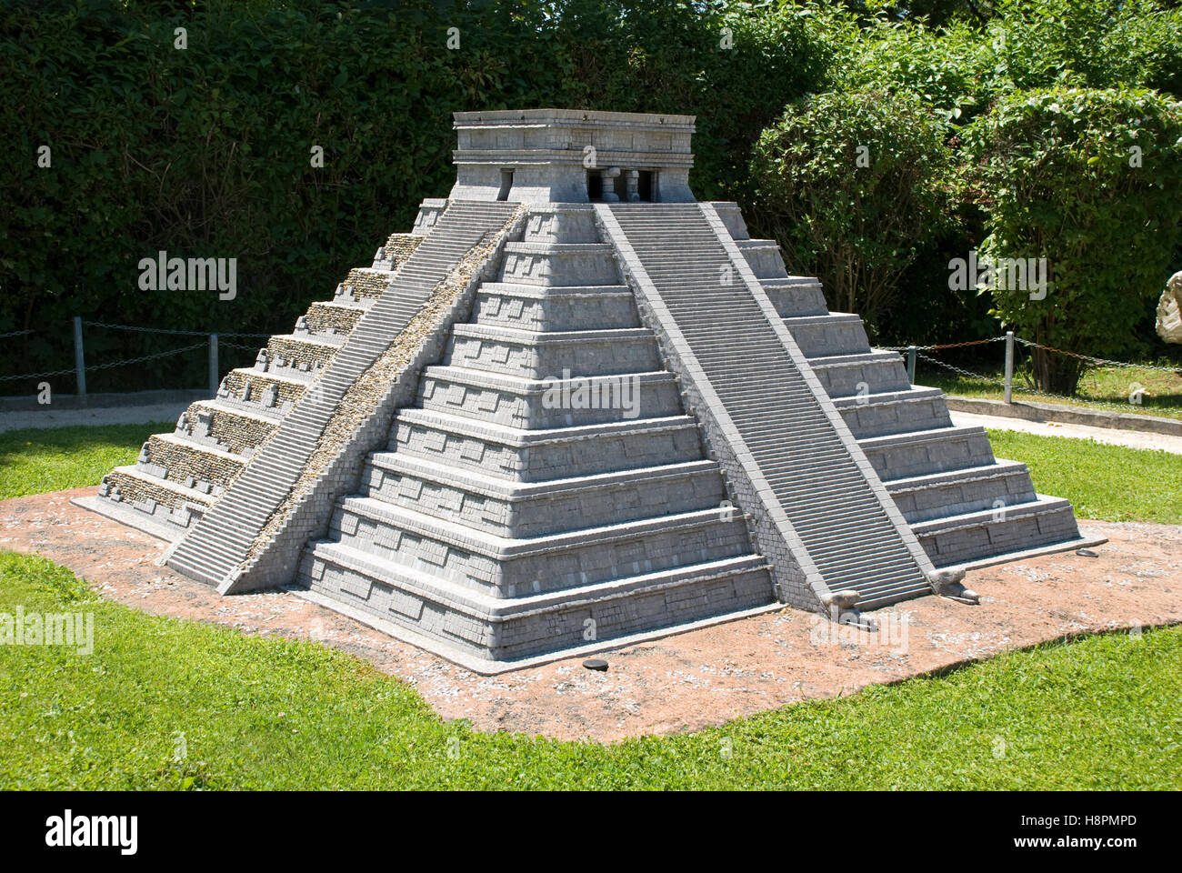 Mexikanische Pyramide El Castillo, Minimundus in Klagenfurt, Kärnten, Österreich Stockfoto