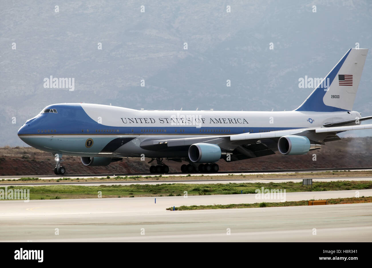 Athen, Griechenland, 15. November 2016. Die Air Force One landet auf der Athens International Airport Eleftherios Venizelos. Präsident Barack Obama kam in Griechenland Kredit: VASILIS VERVERIDIS/Alamy Live News Stockfoto