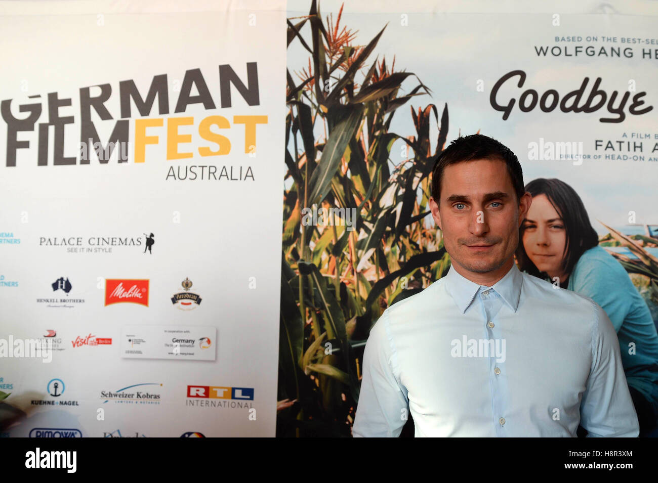 Sydney, Australien. 15. November 2016. Der deutsche Autor Clemens Schick kommt bei der Eröffnung des deutschen Filmfestivals in Sydney, Australien, 15. November 2016. Die zwei Wochen lange Veranstaltung begann mit dem Film "Tschick". Foto: Subel Bhandari/Dpa/Alamy Live News Stockfoto
