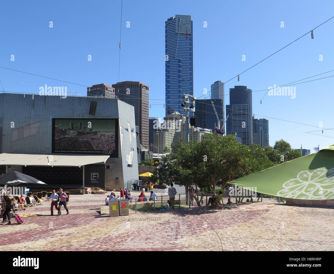 Melbourne CBD gesehen von Federation Square, Melbourne, Australien Stockfoto