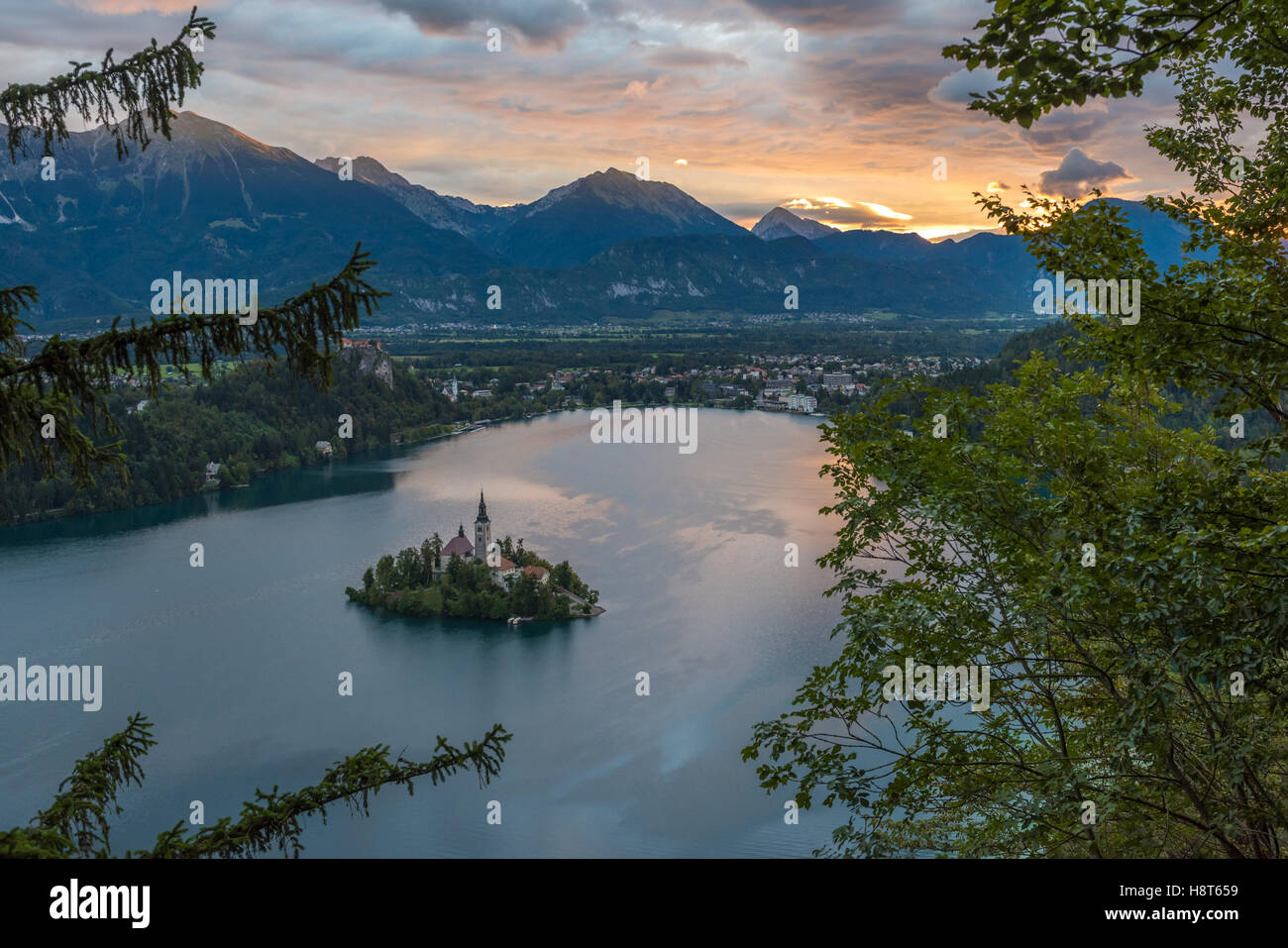 Bled See, Slowenien, mit der Annahme von Mary Church auf der Insel Stockfoto