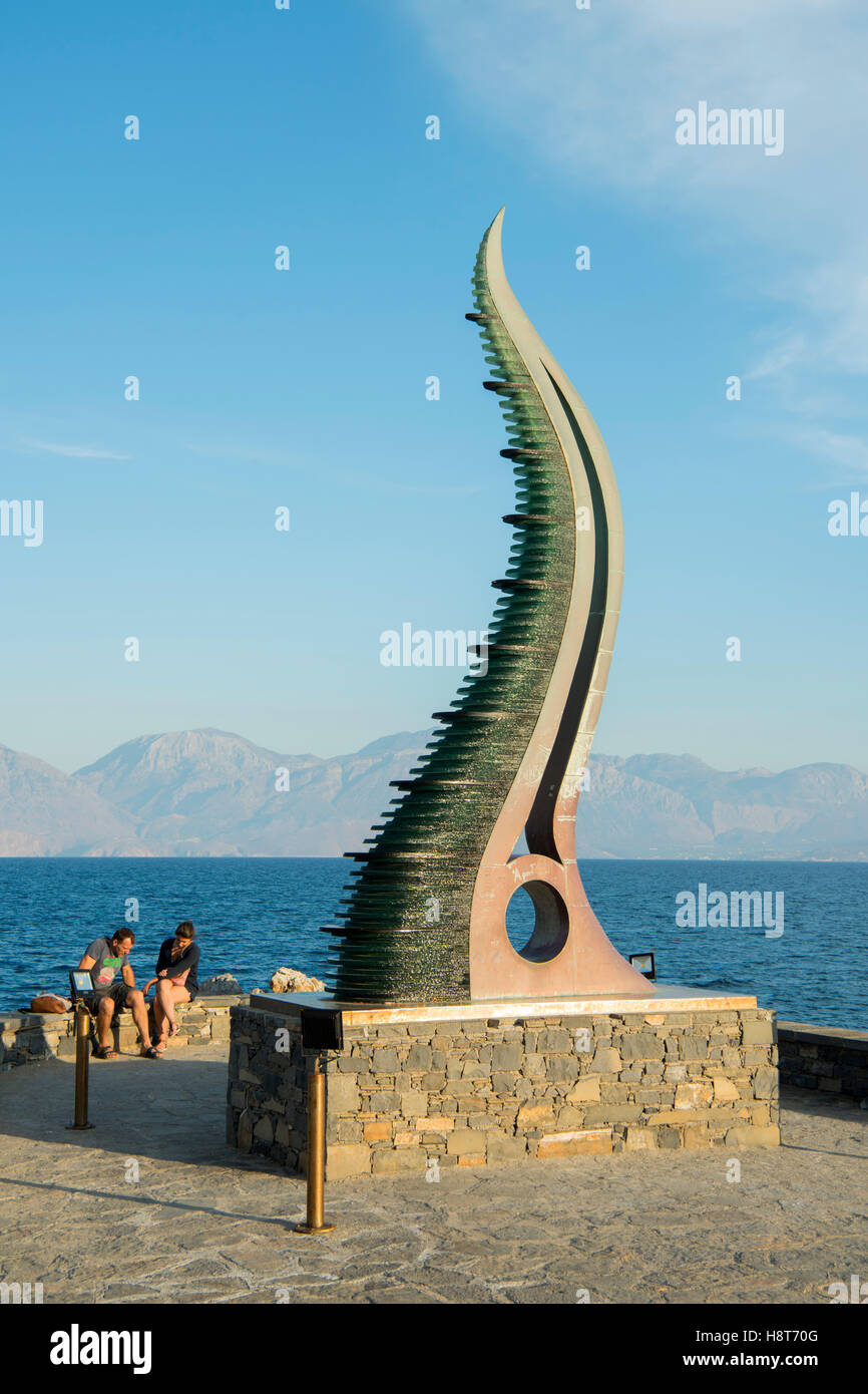 Griechenland, Kreta, Agios Nikolaos, Skulptur "Horn der Amalthea" Stockfoto