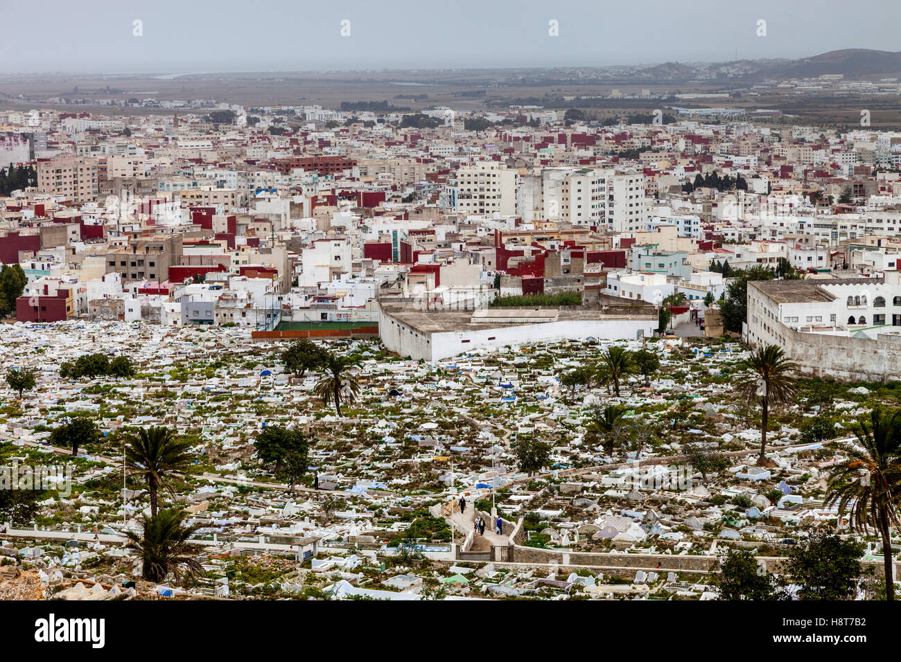 Die muslimischen Friedhof und Stadt Tetouan, Tetouan, Marokko Stockfoto
