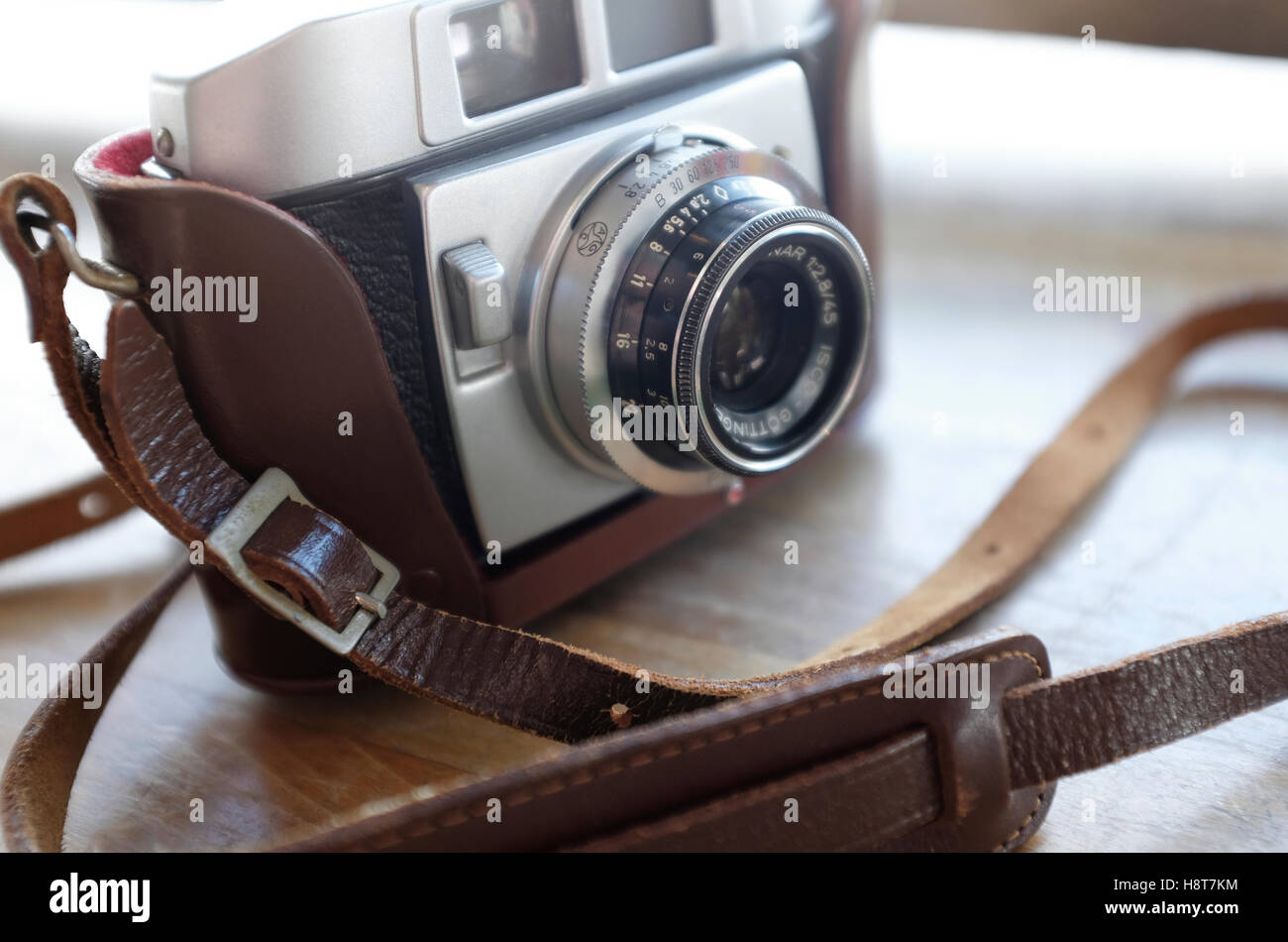 Retro-Stil Vintage Messsucher-Kamera im Fall Stockfoto