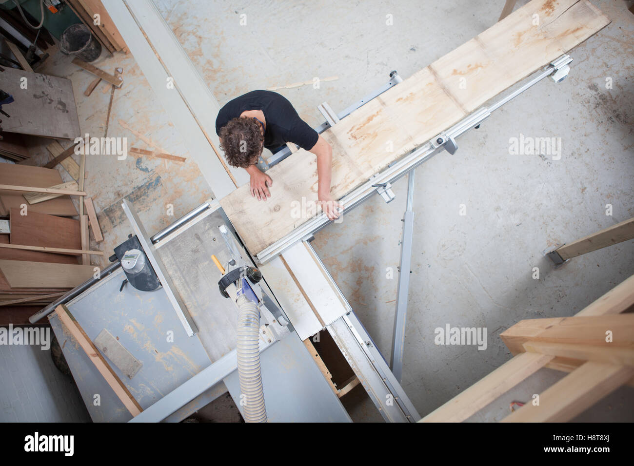 In seiner Werkstatt arbeiten Designer Möbelhersteller Stockfoto