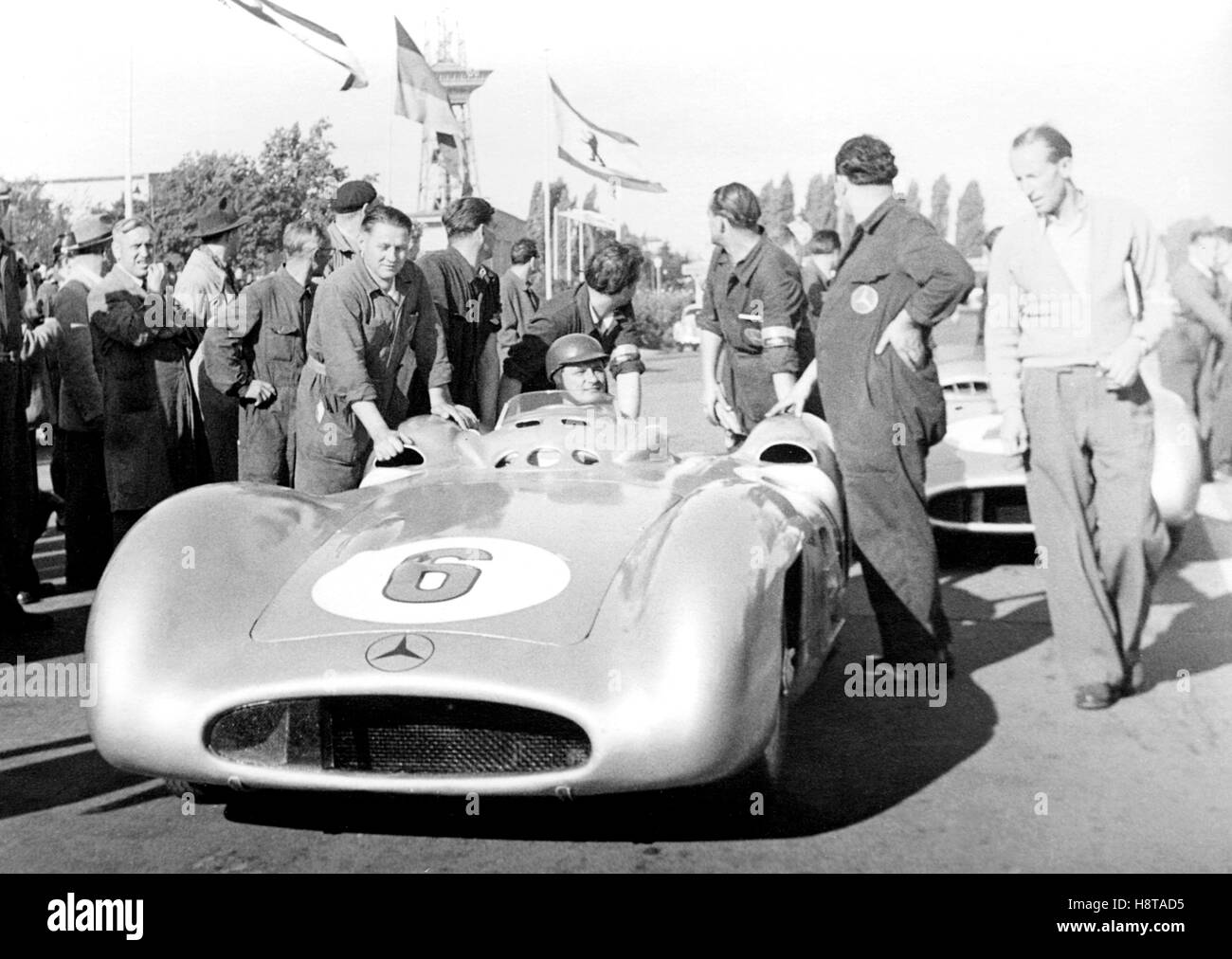 1954 BERLIN GP AVUS HANS HERRMANN MERCEDES W196 STROMLINIENWAGEN Stockfoto