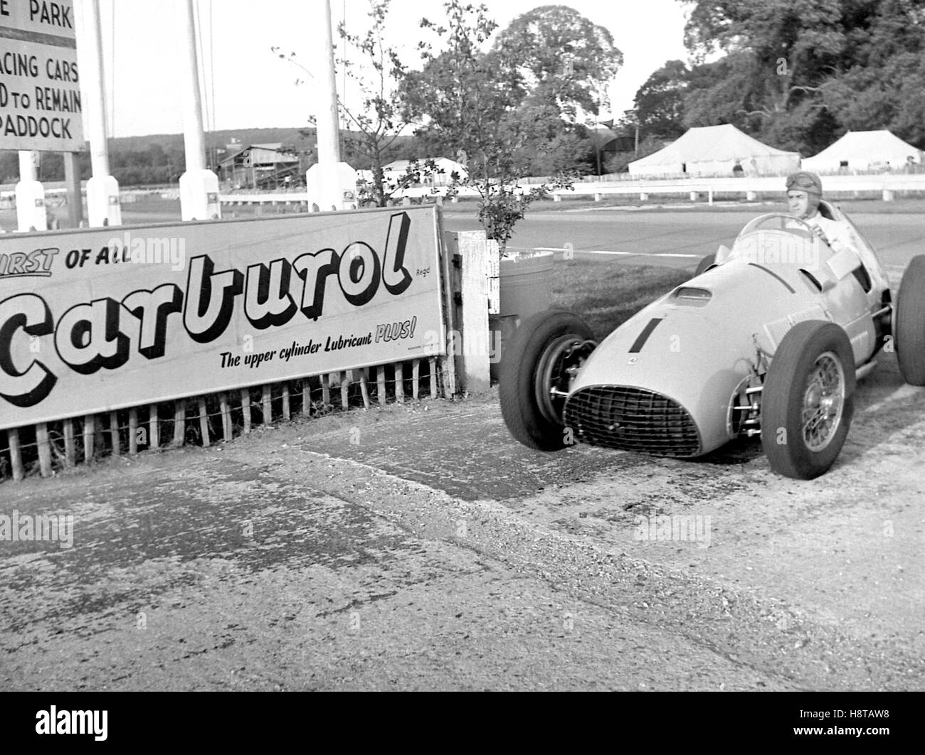 1953 GOODWOOD ROSIGER FERRARI 375 FÄHRT Stockfoto