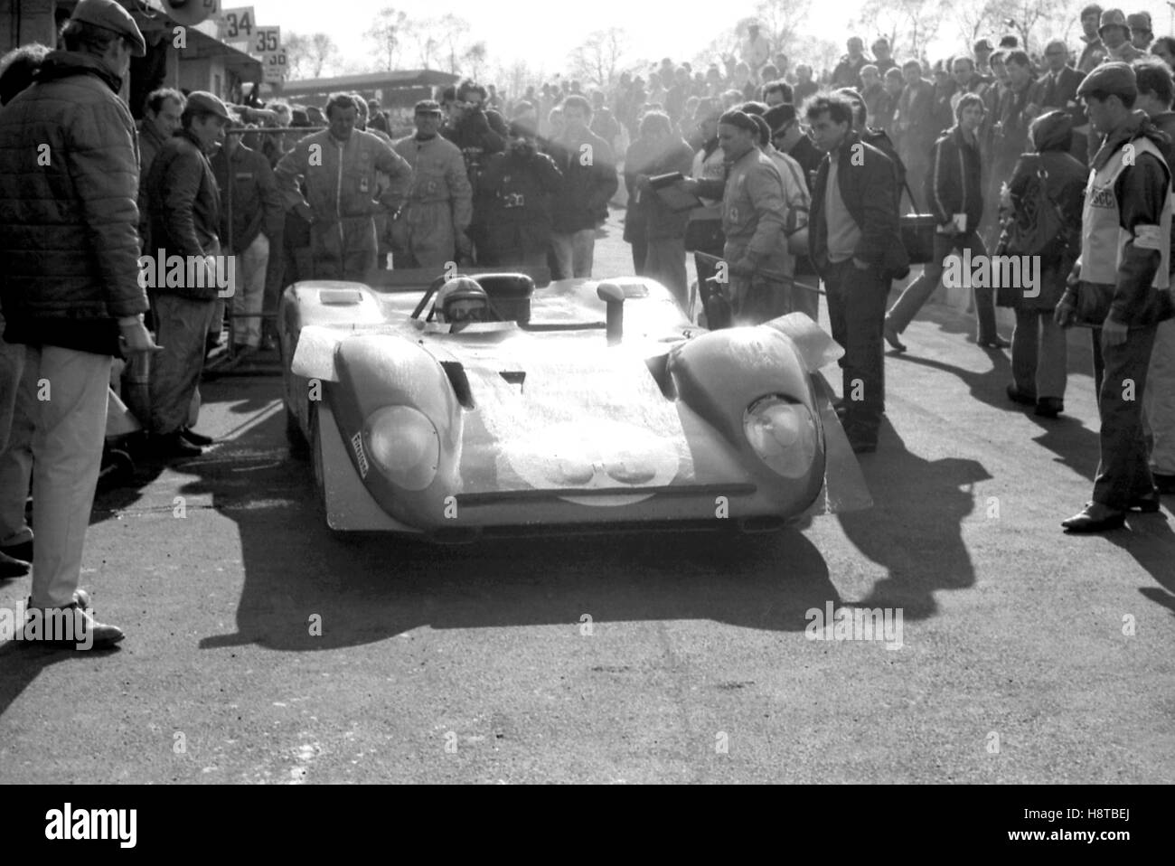 1969 BOAC MARKEN 6 STUNDEN AMON FERRARI 312P BOXENSTOPP Stockfoto