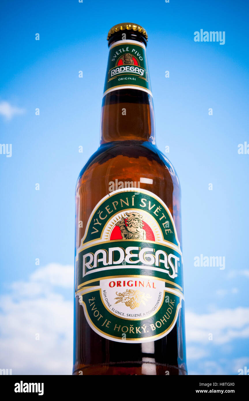 Tschechisches Bier Radegast in der Flasche Stockfotografie - Alamy