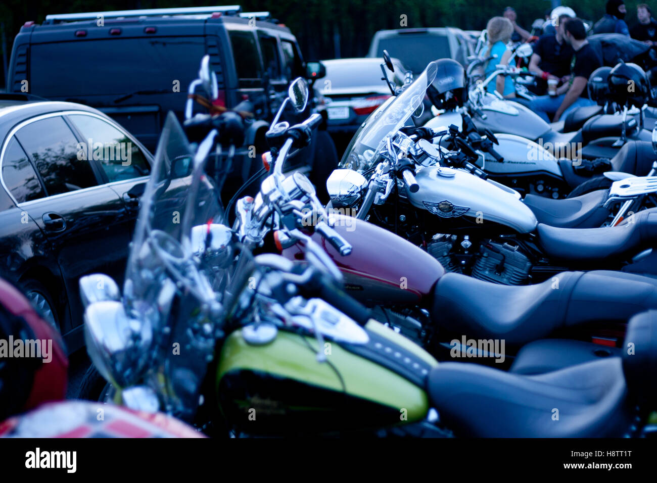 Moskau, Russland - 6. Oktober 2013: Motorräder geparkt in einer Reihe auf der Aussichtsplattform Worobjowy Gory in der Nähe von Moskau Zustand-Universit Stockfoto