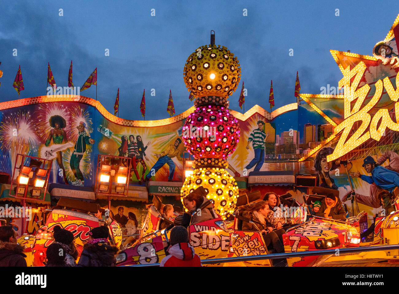 Klosterneuburg: Kirmes fahren Breakdance Breakdance, Wienerwald, Wienerwald, Niederösterreich, Niederösterreich, Österreich Stockfoto