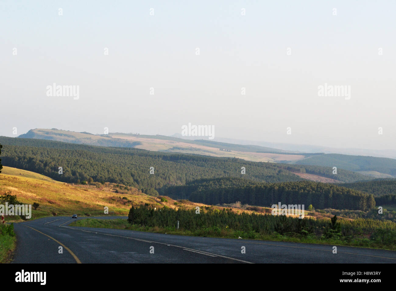 Südafrika: afrikanische Landschaft gesehen von einer Straße in Mpumalanga Stockfoto