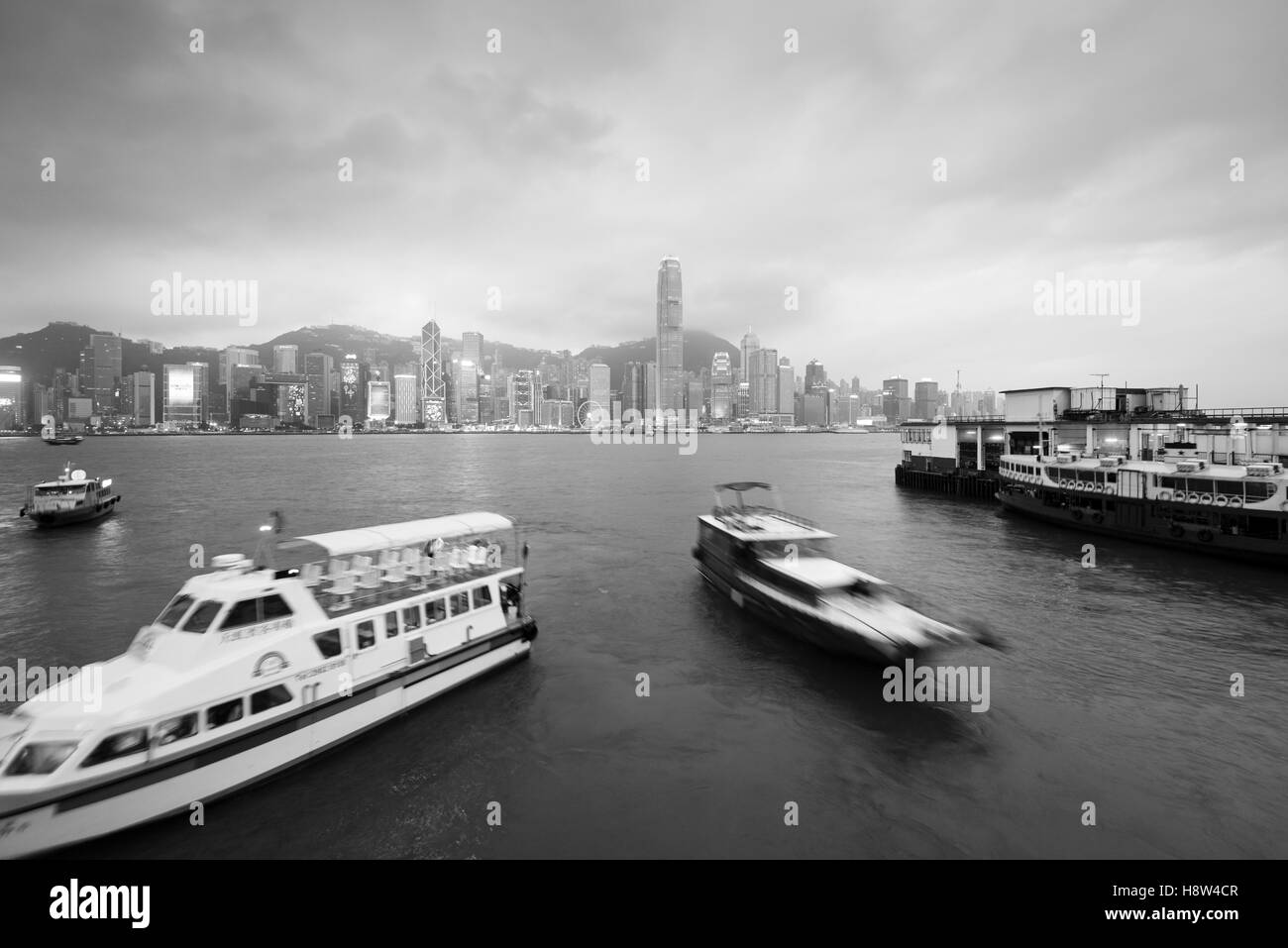 Hong Kong, China - 31. Januar 2016: Victoria Harbour bei stürmischem Wetter. Stockfoto
