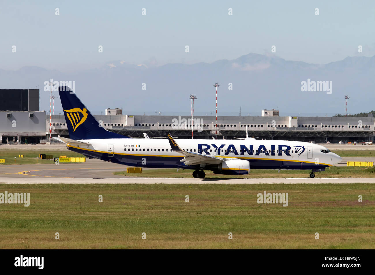 Ryanair Boeing 737 Next Gen an Mailand - Malpensa (MXP / LIMC) Italien Stockfoto