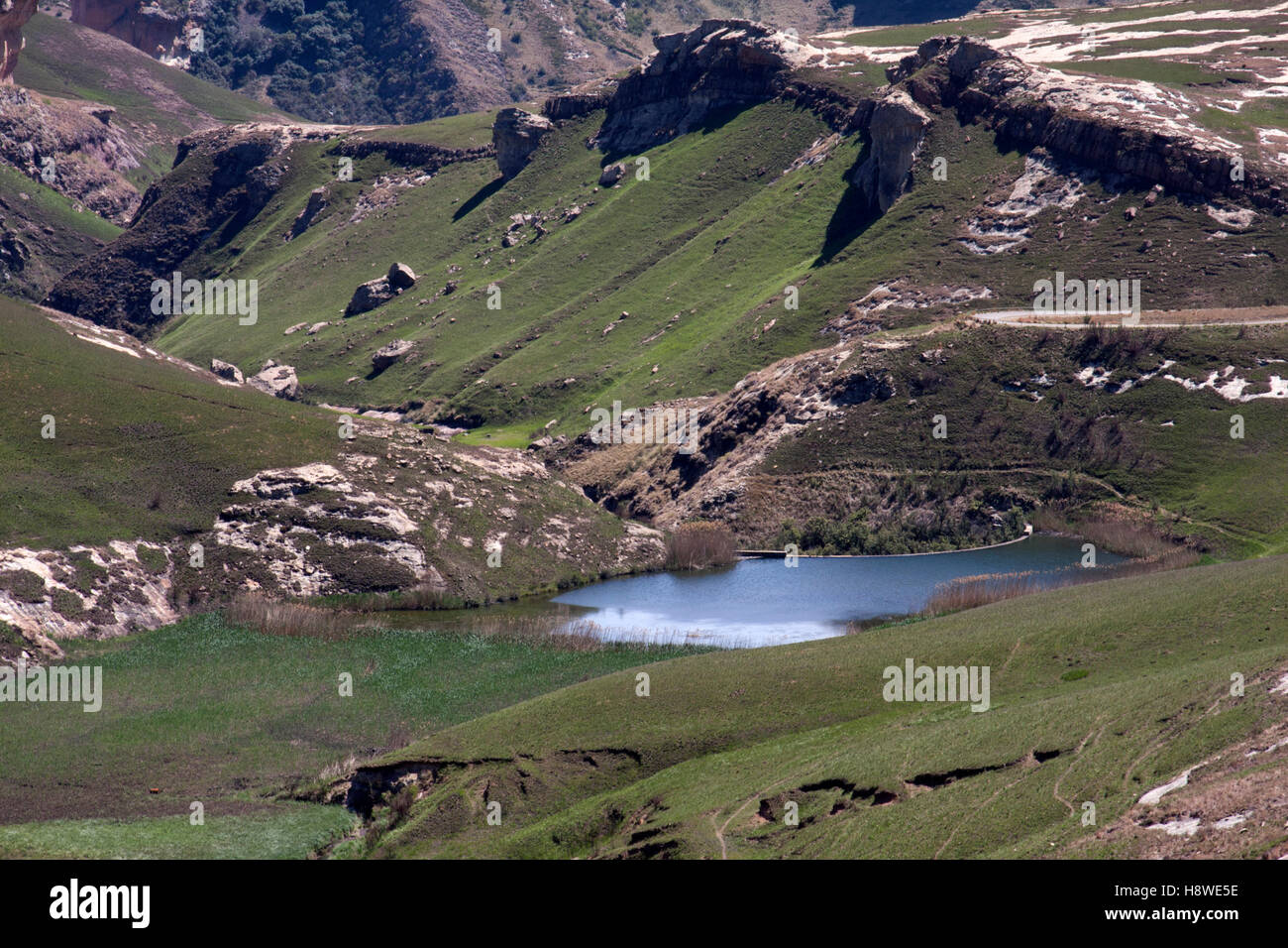 Berg-Staudamm Stockfoto