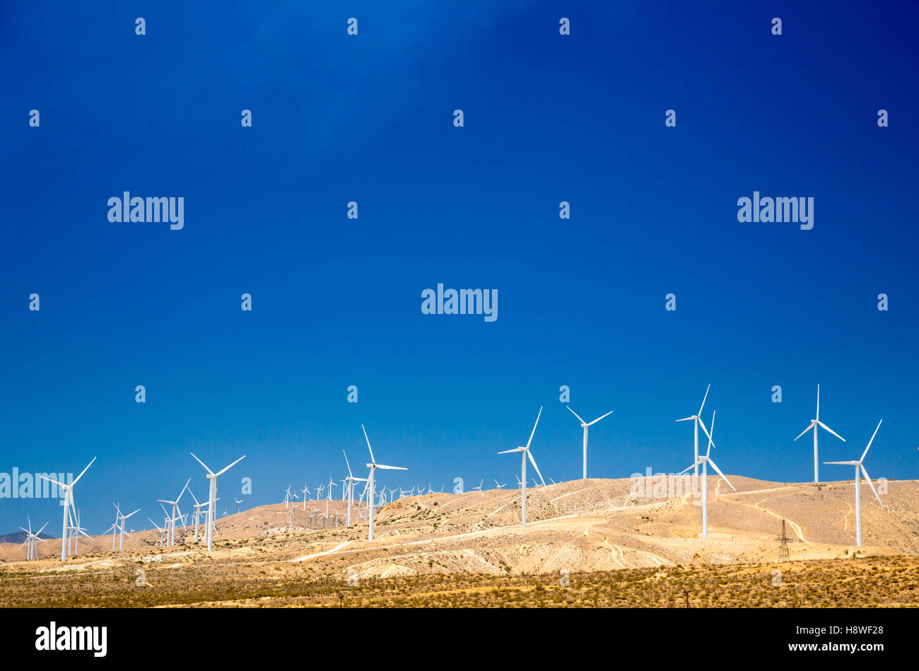 Tehachapi, Kalifornien - Windkraftanlagen in den Tehachapi Wind Ressource Fläche. Stockfoto