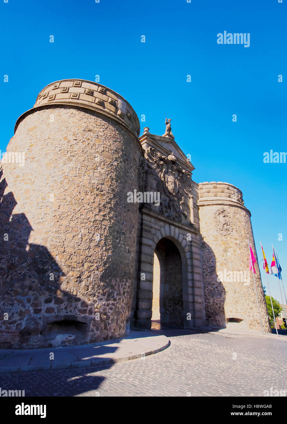 Spanien, Kastilien-La Mancha, Toledo, Blick auf das neue Bisagra-Tor. Stockfoto