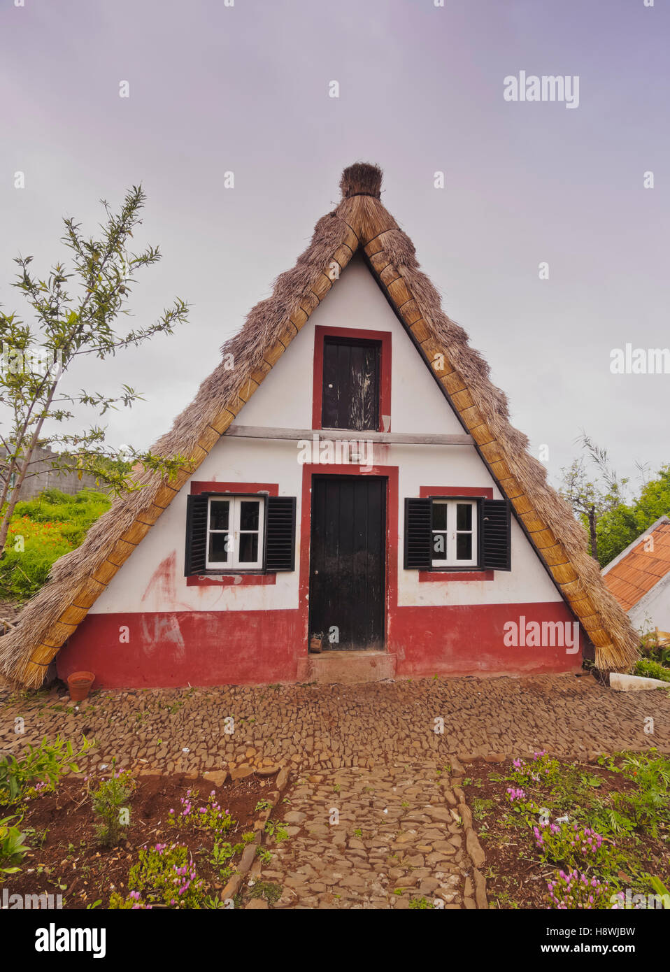 Portugal, Madeira, traditionelle Landhaus in Santana. Stockfoto