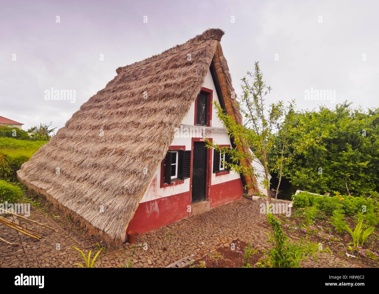 Portugal, Madeira, traditionelle Landhaus in Santana. Stockfoto