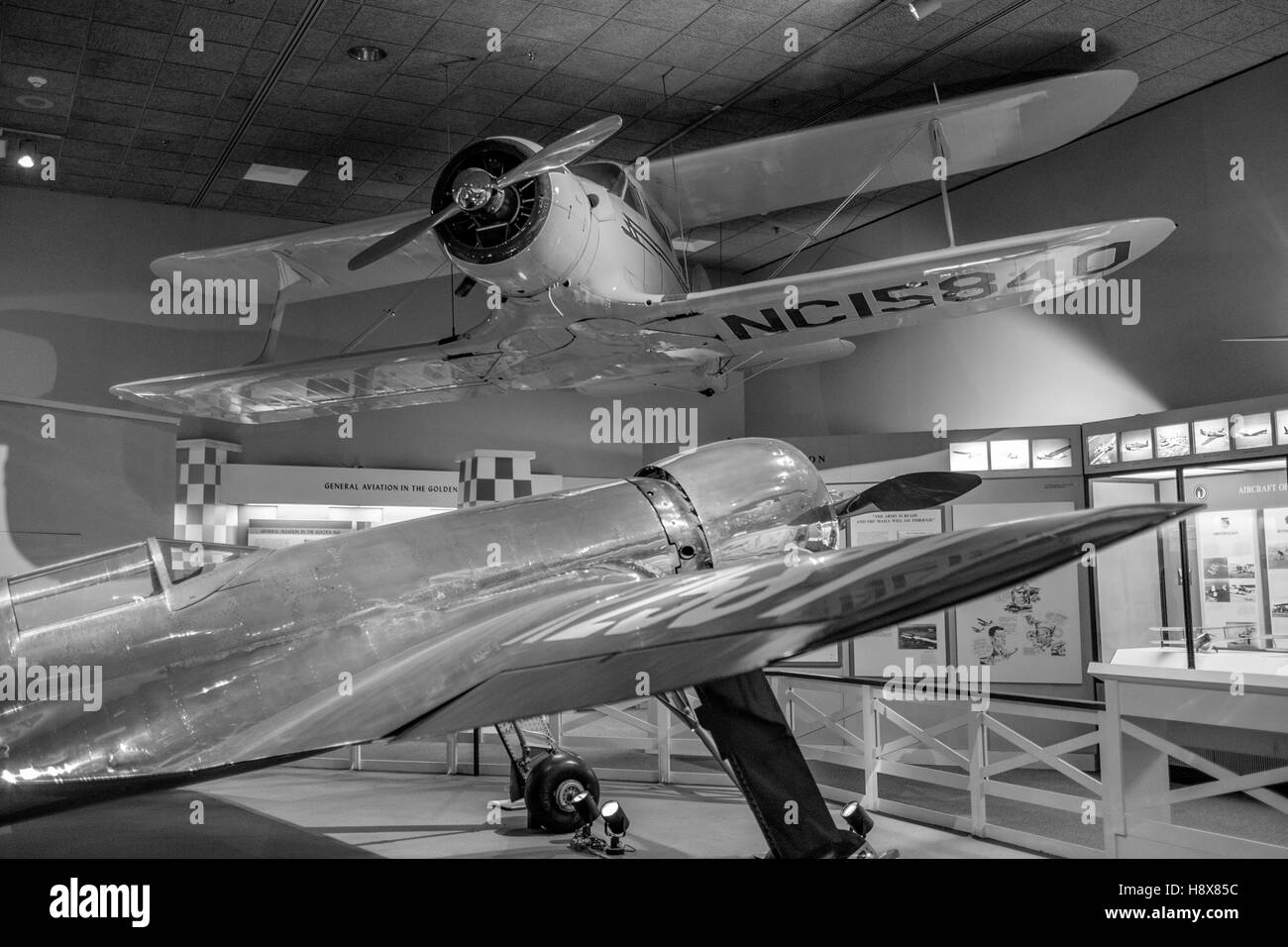 Smithsonian Air and Space Museum Howard Hughes Doppeldecker roaring 20er zwanziger Stockfoto