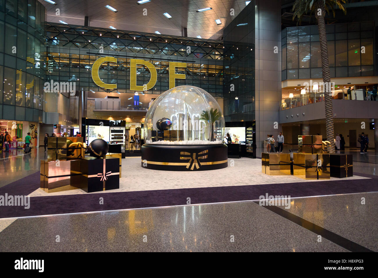 Innere des internationalen Flughafen Hamad. Doha, Katar Stockfoto