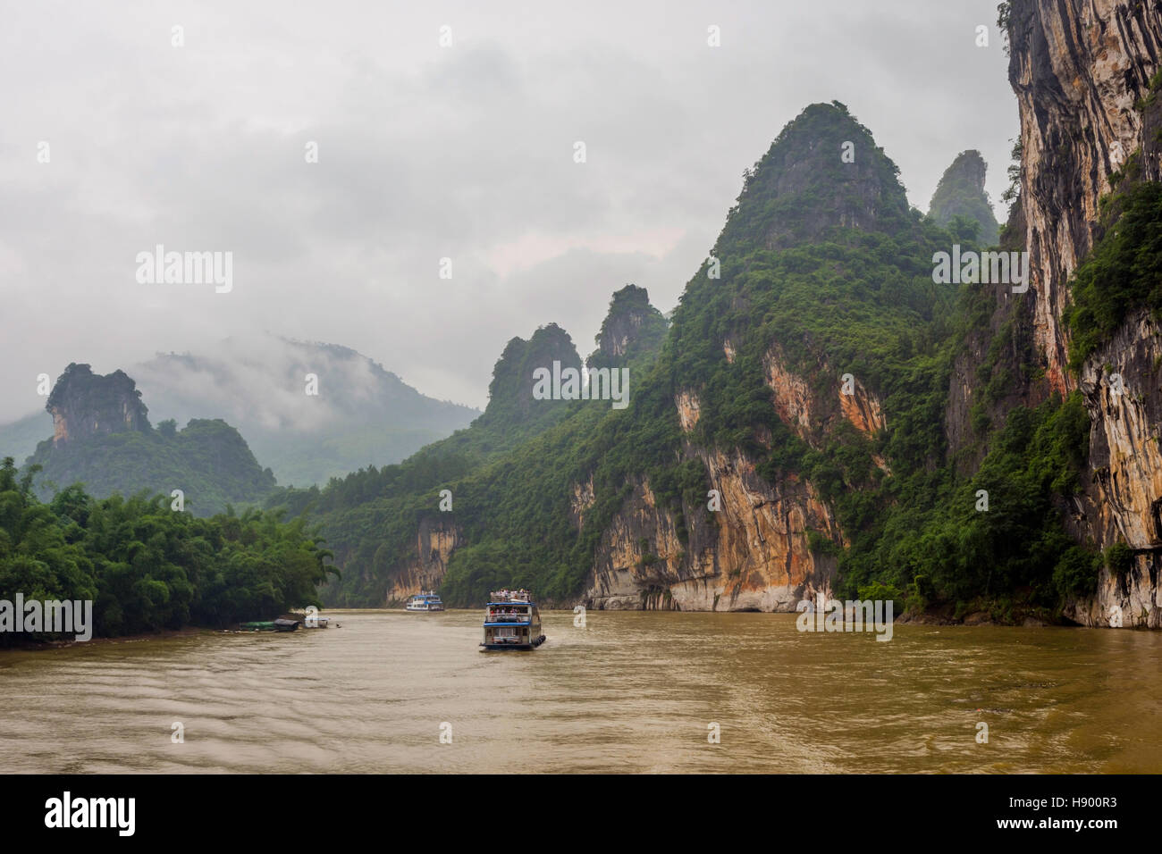 Bootsfahrt auf dem Li-Fluss, Guangxi Zhuang, China Stockfoto
