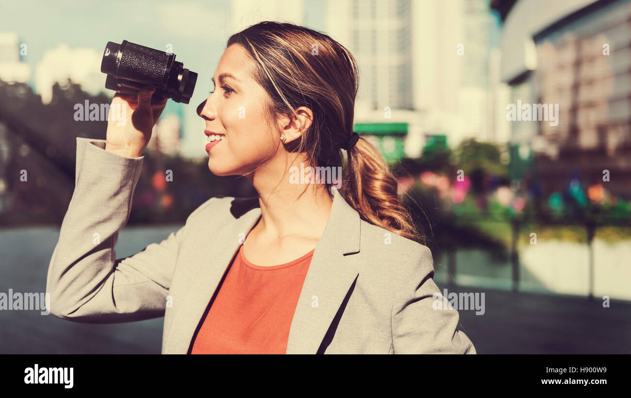 Geschäftsfrau Fernglas Vision Unternehmenskonzept finden Stockfoto