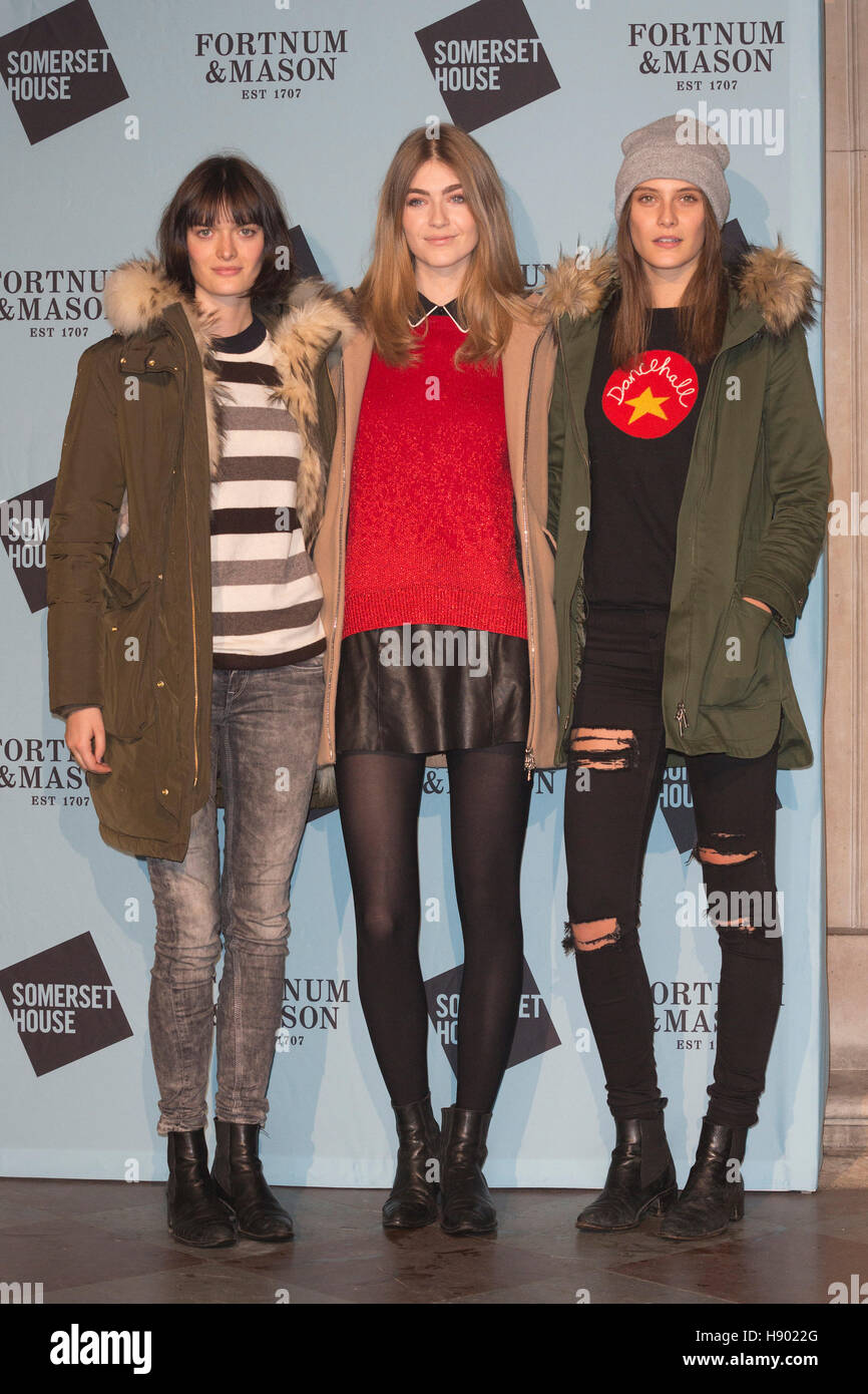 London, UK. 16. November 2016. Sam-Rollinson, Eva Delf und Charlotte Wiggins. VIPs besuchen die Launch-Party für Skate im Somerset House mit Fortnum & Mason im Somerset House. Die Eisbahn im Somerset House ist von 12. November 2016 bis 15. Januar 2017 geöffnet. Bildnachweis: Bettina Strenske/Alamy Live-Nachrichten Stockfoto