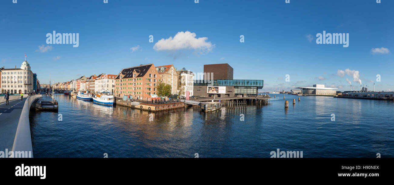 Panorama der innere Hafen von Kopenhagen mit Nyhavn und dem Opernhaus, Kopenhagen, Dänemark Stockfoto