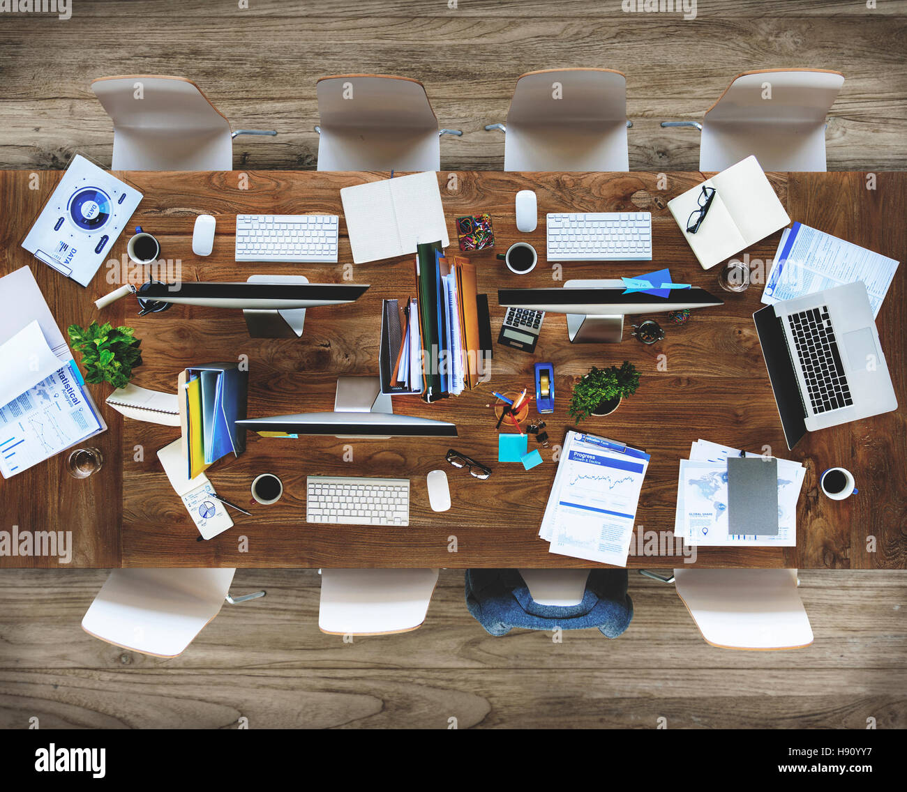 Chaotisch zeitgenössischen Interieur Büro Nr. Menschen Konzept Stockfoto