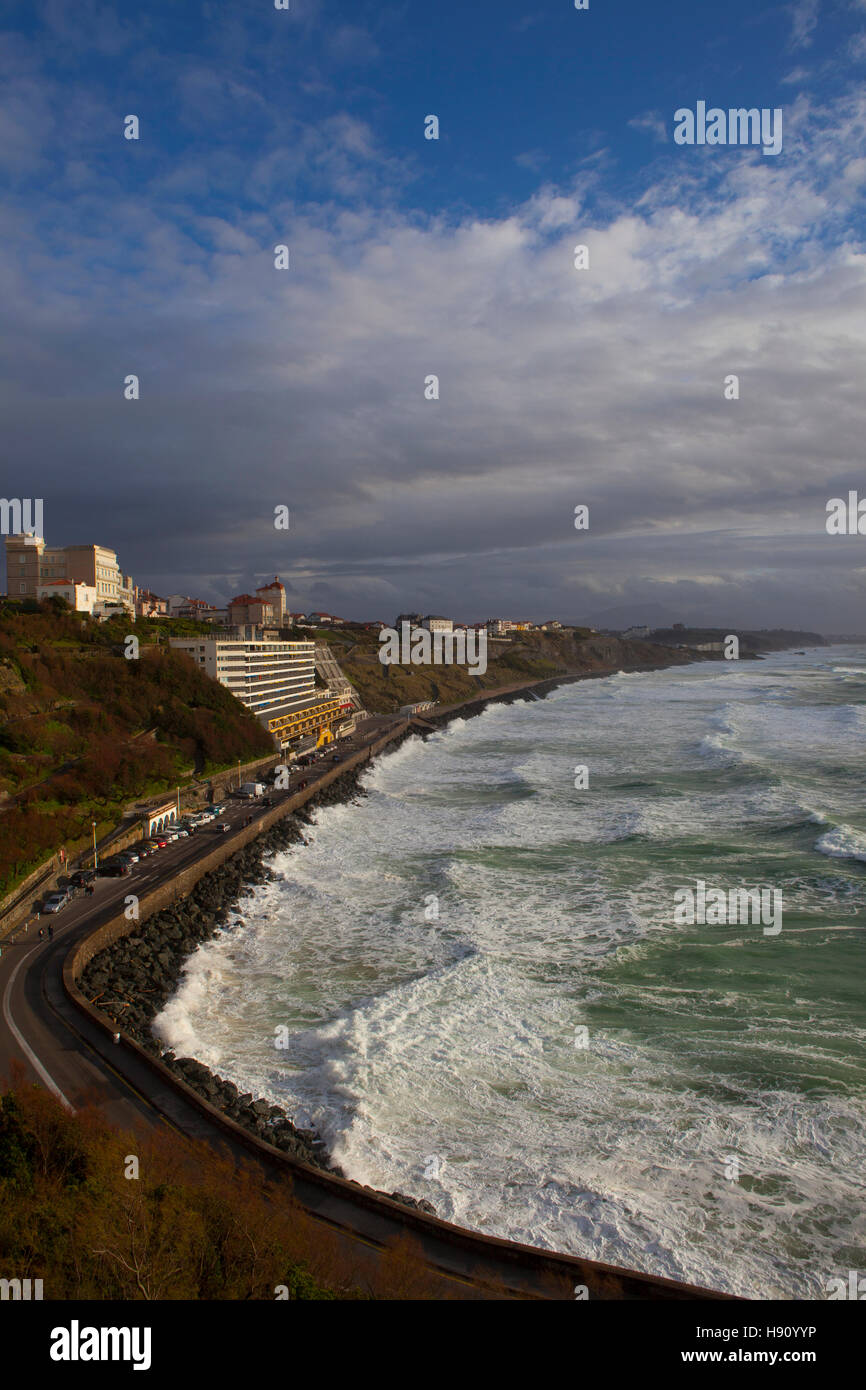 Wellen des Atlantiks Peitschen die Resort Biarritz in der baskischen Region von Frankreich, März 2013 Stockfoto