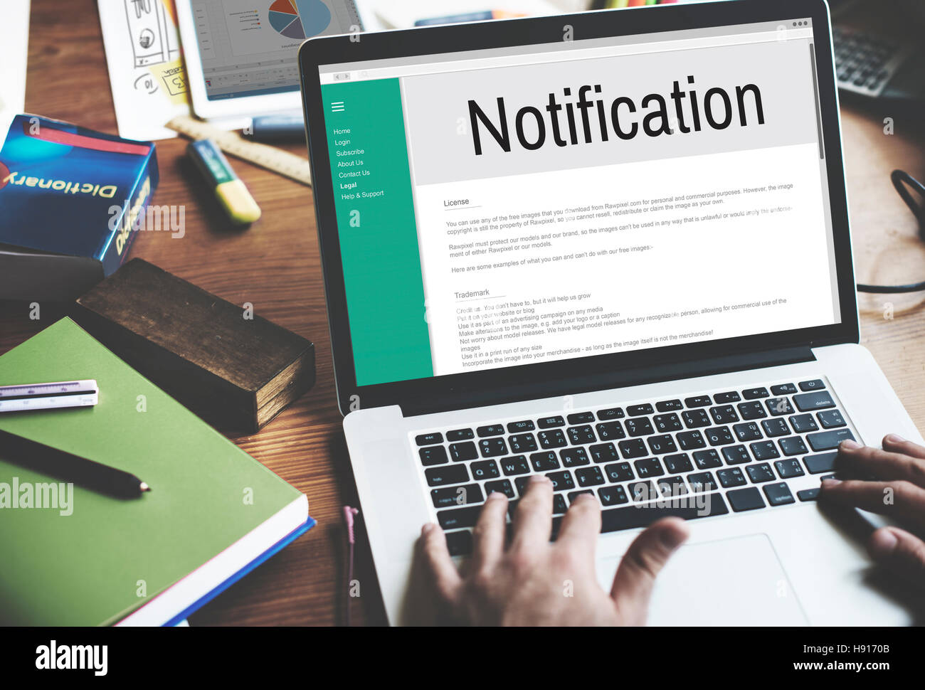 Benachrichtigung Warnsymbol Inbox Internet-Nachricht-Konzept Stockfoto