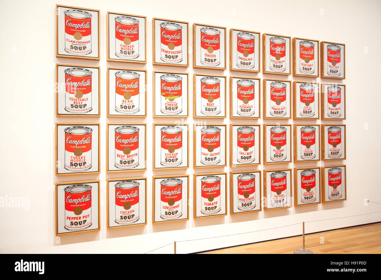 Andy Warhol, Campbell Suppe Dosen Gemälde (1962) MoMa Museum der modernen Kunst, New York City, Vereinigte Staaten von Amerika. Stockfoto