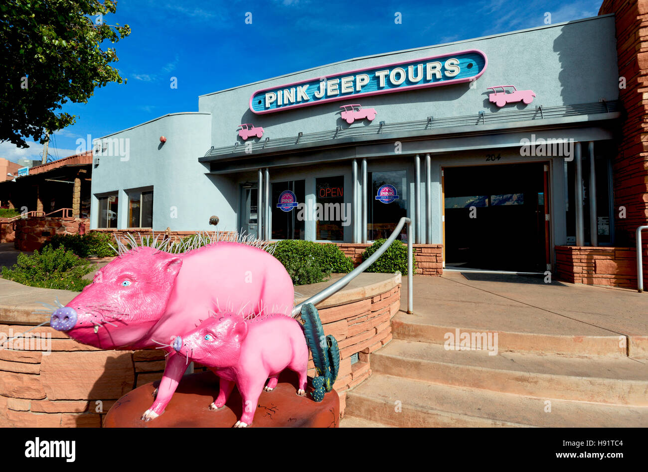 Pink Jeep-Touren-Schaufenster in Sedona Arizona Stockfoto