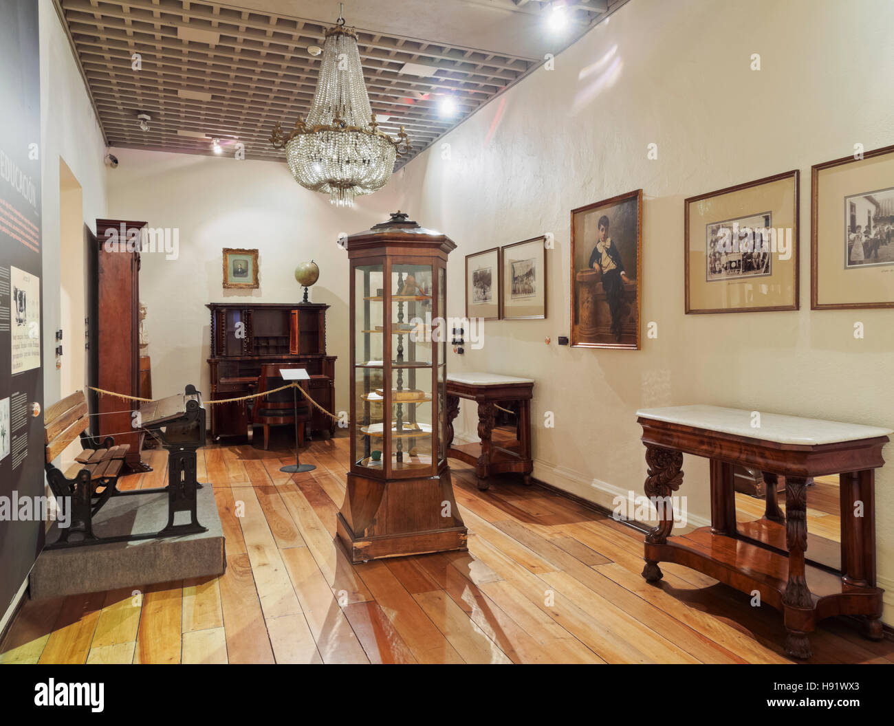 Chile, Santiago, Innenansicht der nationalen Geschichte Museum in Chile in den Royal Court Palace untergebracht. Stockfoto