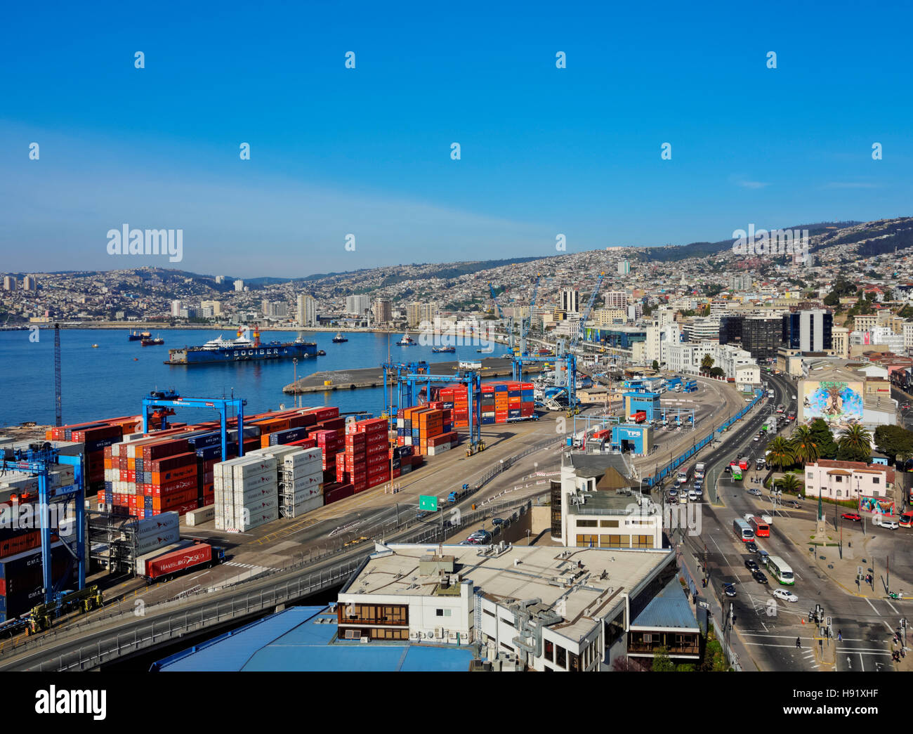 Chile, Valparaiso, erhöhten Blick auf den Hafen vom Artilleria Hügel. Stockfoto