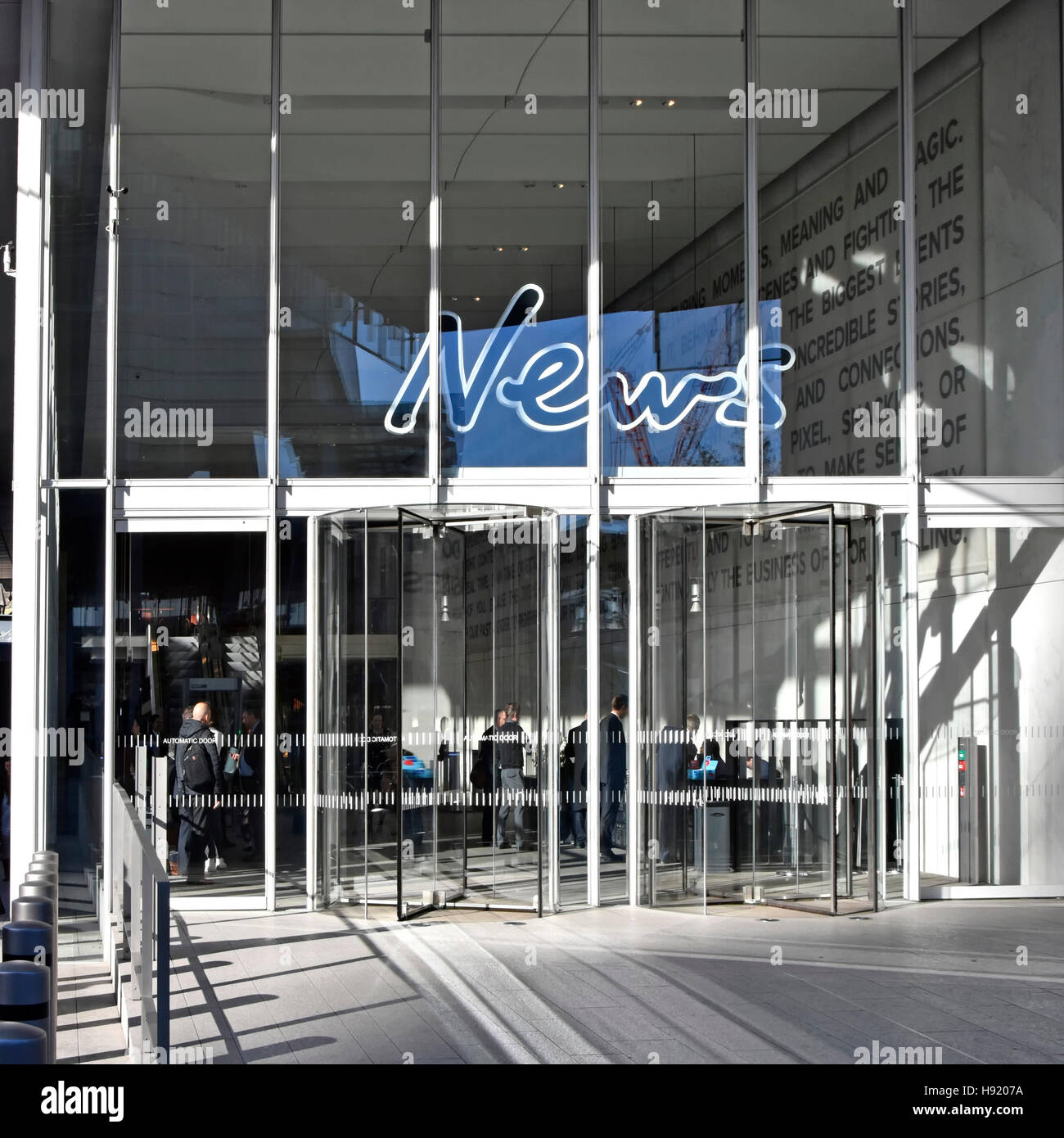 News UK Zeitungsbüro Hauptsitz HQ Büros Gebäude Eingang London Brücke Viertel Entwicklung England UK vormals News internationale Zeitungen Stockfoto