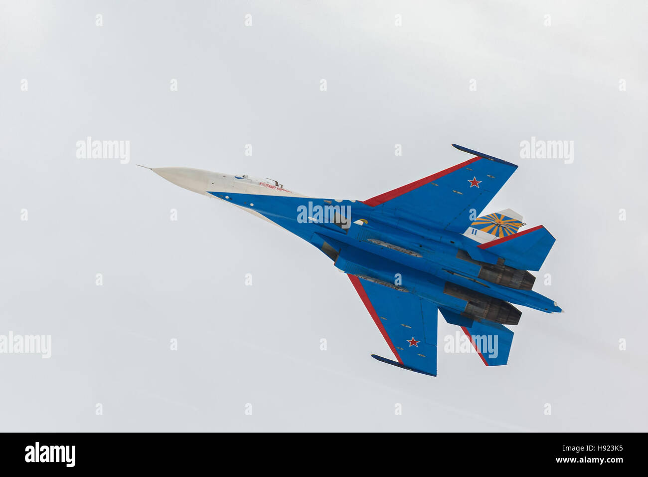 Kämpfer Suchoi Su-27 in Airshow russische Ritter. Stockfoto