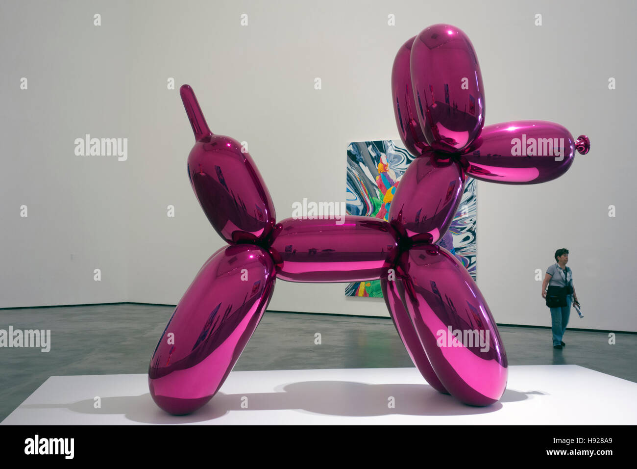 Eine Skulptur im Museo Guggenheim in Bilbao in Spanien. Stockfoto