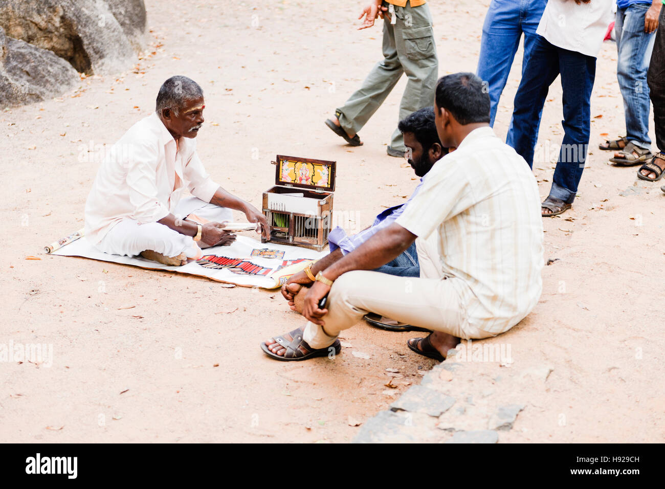 Wahrsagerin in Mamallapuram. Stockfoto