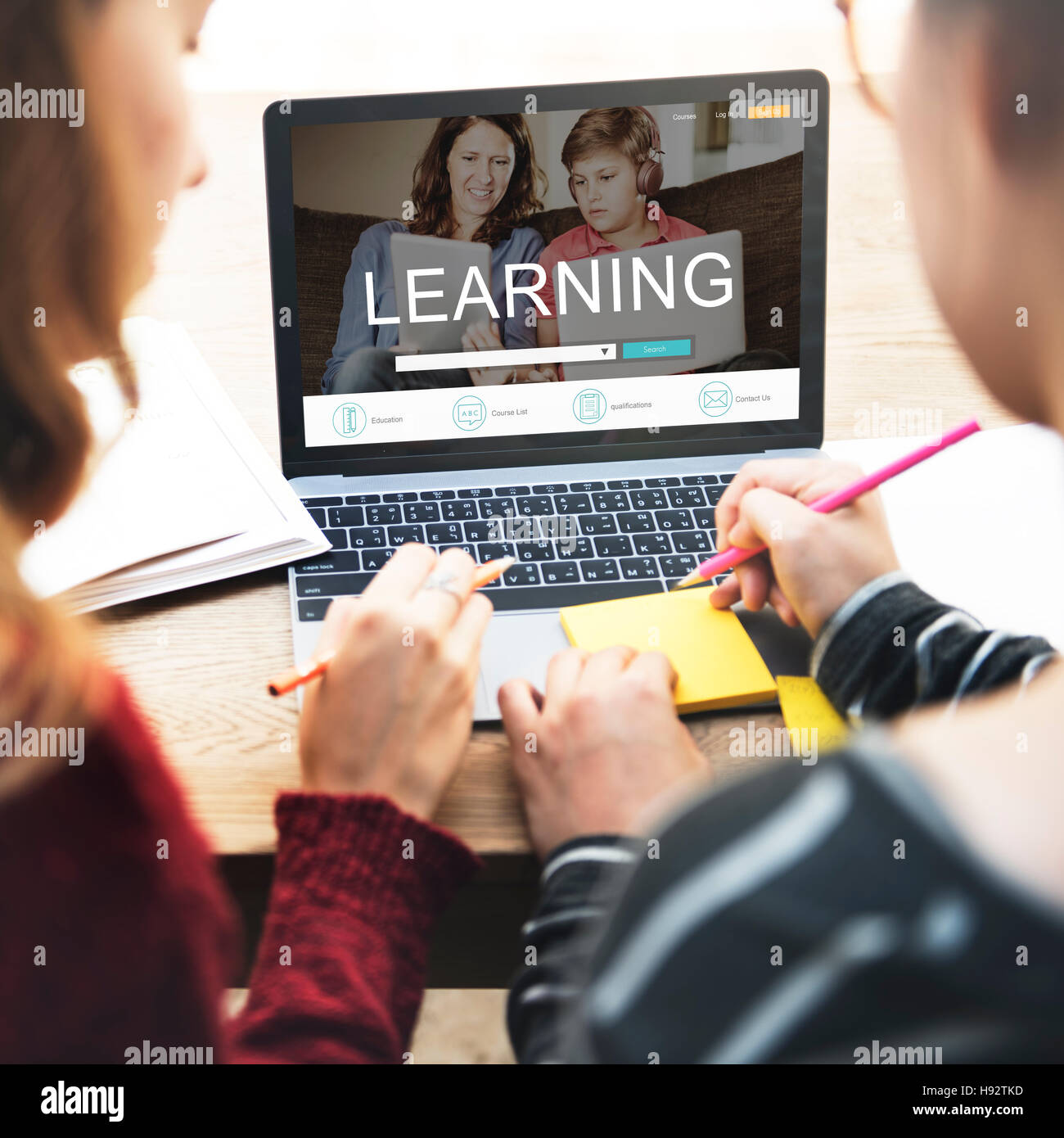 E-Learning Online-Studie Learning Website-Konzept Stockfoto