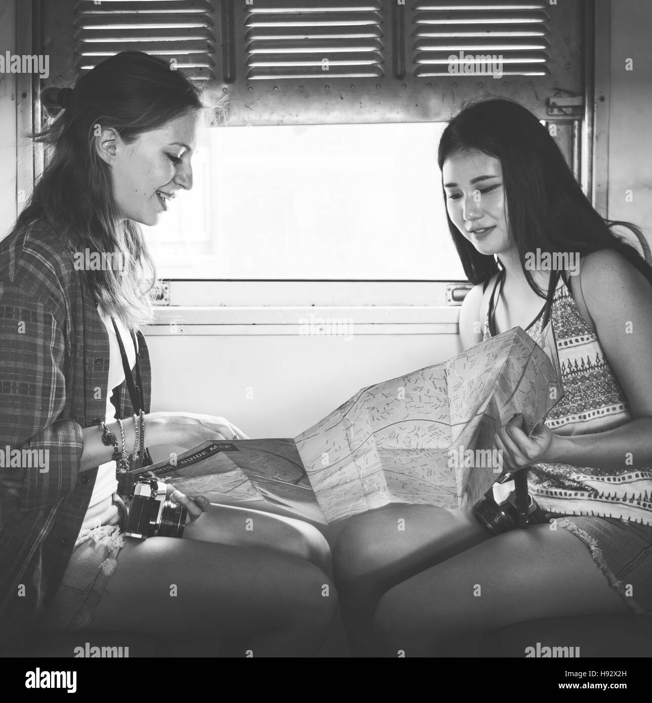 Mädchen-Freundschaft-Hangout Reisen Urlaub Karte Konzept Stockfoto