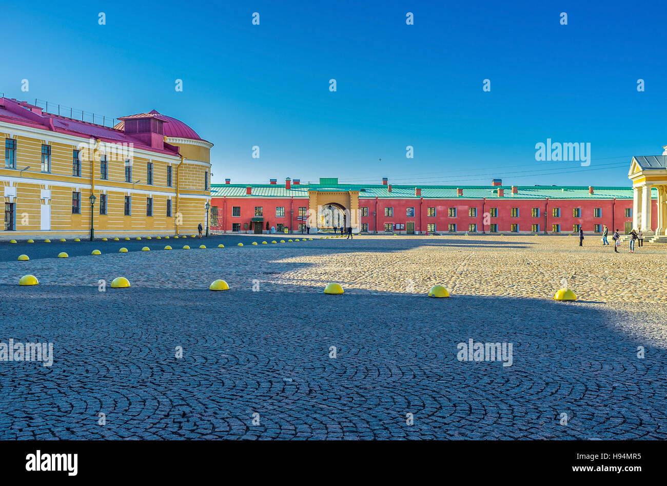 Der größte Hof der Peter und Paul Festung Stockfoto
