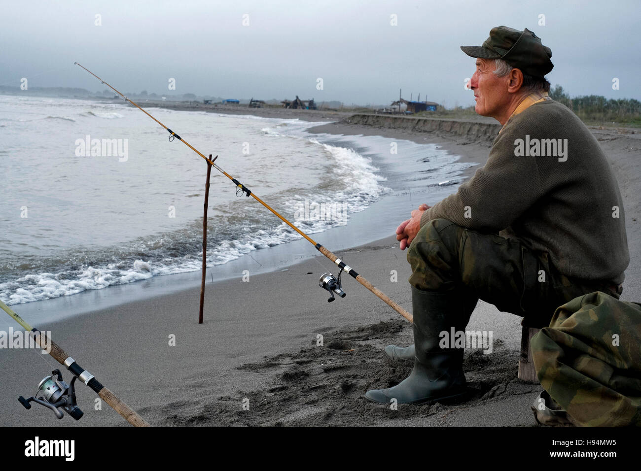 Montenegros Bojana Inselregion wird durch diejenigen bevorzugt, die Fischerei Linie zu tun. Stockfoto