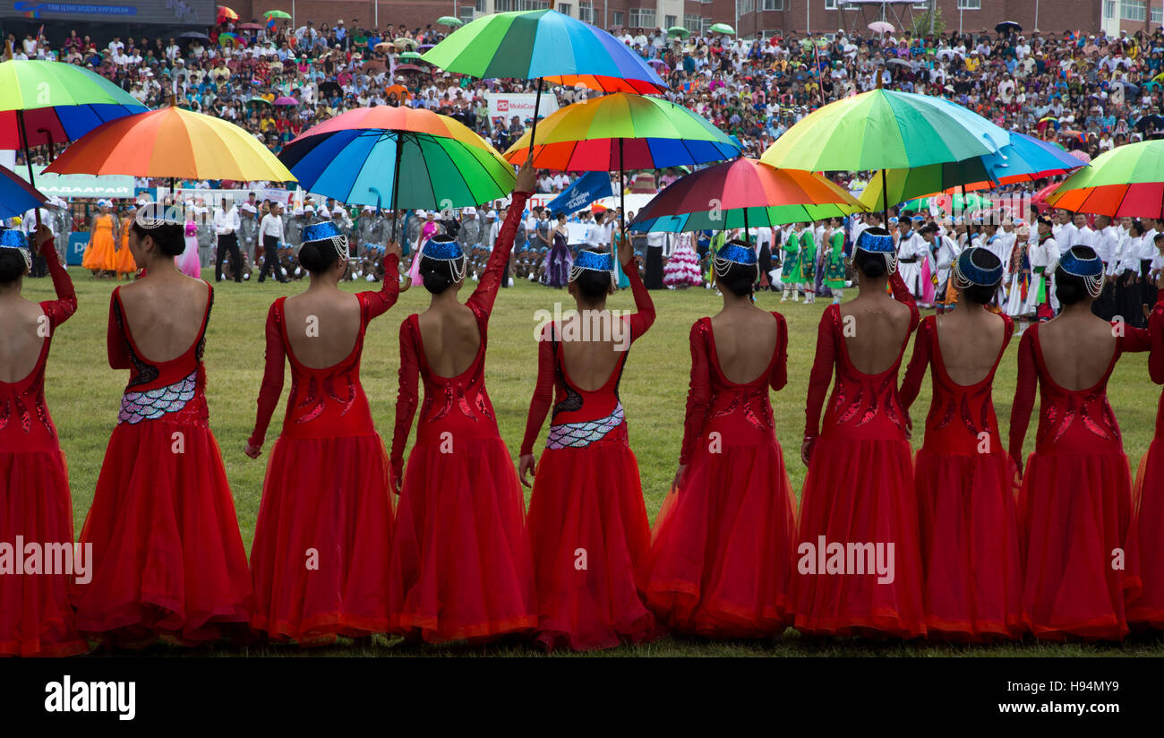 Es gibt viele Tanzshows in der Mongolei Naadam-Fest statt. Stockfoto