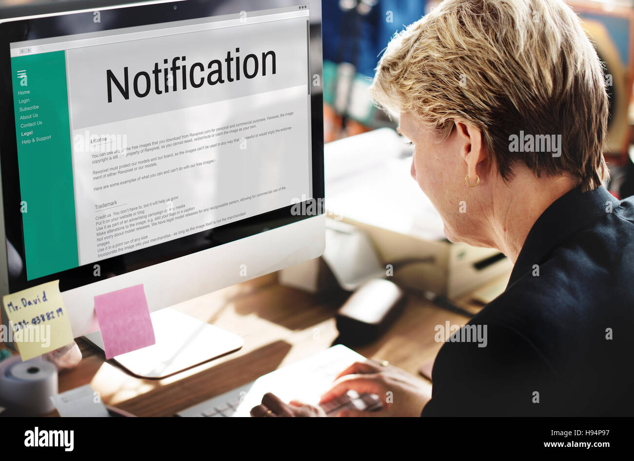 Benachrichtigung Warnsymbol Inbox Internet-Nachricht-Konzept Stockfoto