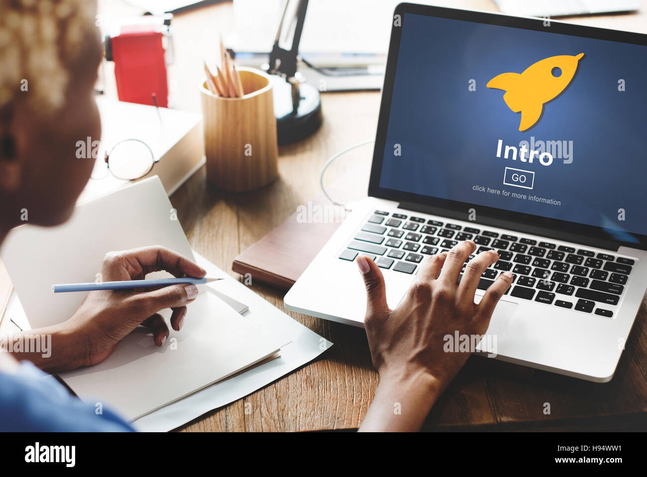 Intro starten Start schaffen Innovation Web Online-Konzept Stockfoto