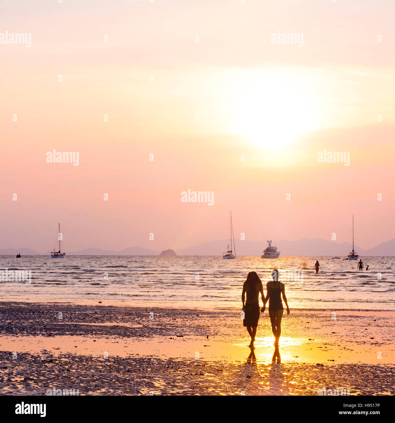 Paar Liebe Strand Romantik Zweisamkeit Konzept Stockfoto